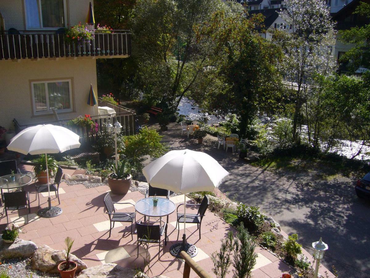 Adieu Alltag: Pension Oesterle Im Schwarzwald Schonmunzach ภายนอก รูปภาพ